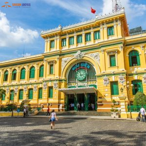 Dalat Limousine To Saigon-Saigon Locals Travel