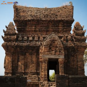 Nhatrang To Saigon Private Car-Saigon Locals Travel