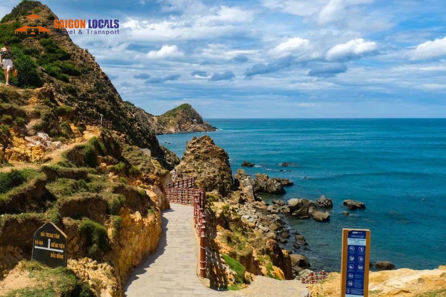 Phu Cat Airport to Quy Nhon private car - Saigon Locals