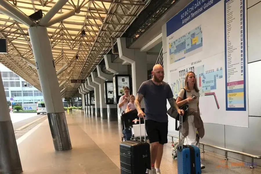 The arrival hall outside the terminal