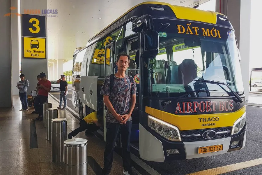 Bus #18 (Dat Moi Airport Shuttle)