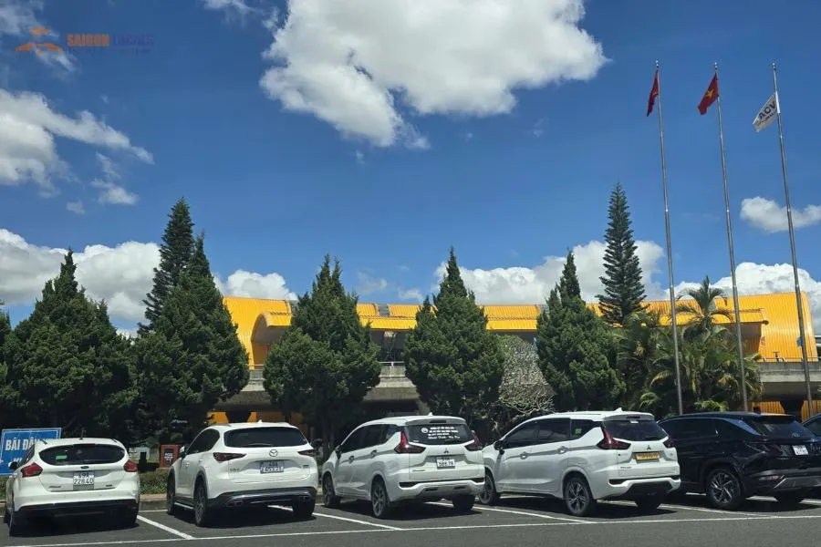 Private car pickup for passengers