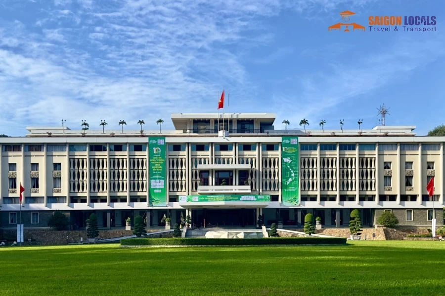 Phu My Port To Saigon Luxury Car - Saigon Locals