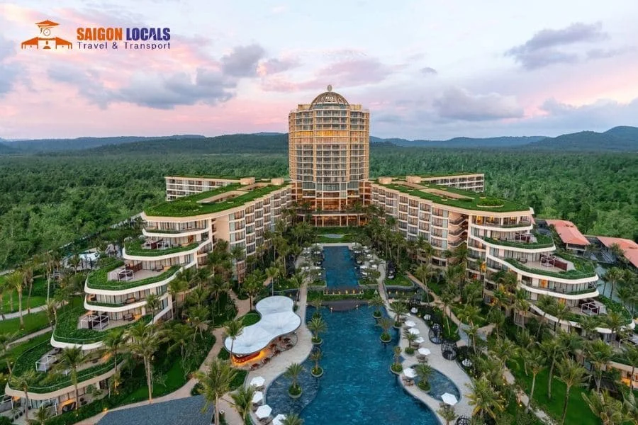 private car from Phu Quoc Airport to Intercontinental Resort - Saigon Locals