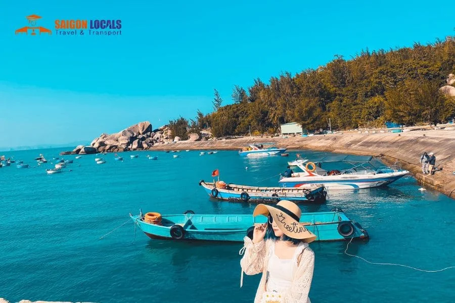 Saigon to Quy Nhon limousine - Saigon Locals
