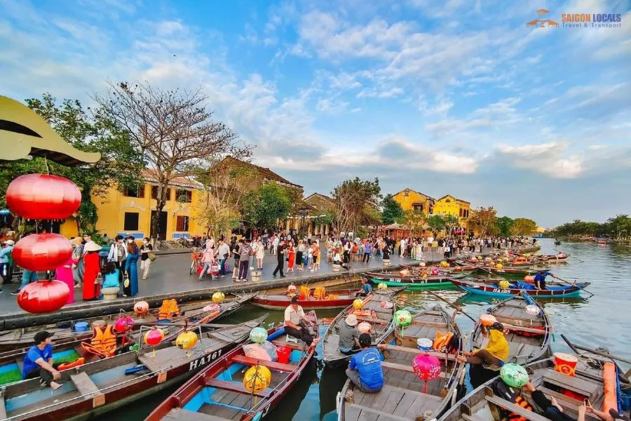Phu Yen To Hoi An Private Car Transfer - Saigon Locals